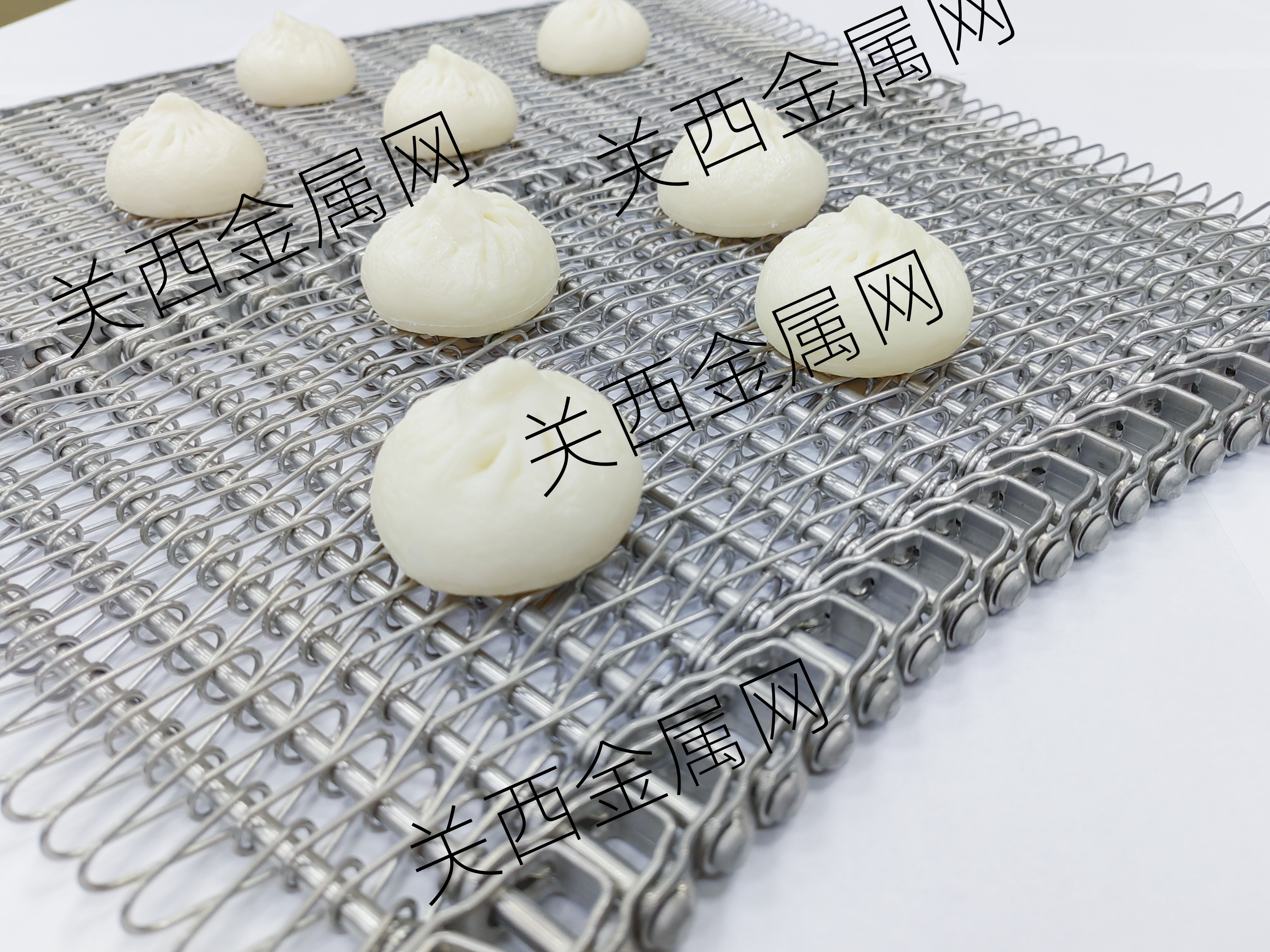 食品行業(yè)的客戶說:金屬網(wǎng)帶要有高精密度和高穩(wěn)定性?