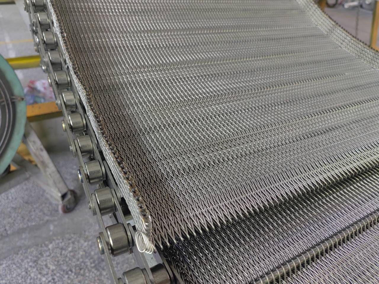 【退火爐網帶】-5mm緊固件使用案例