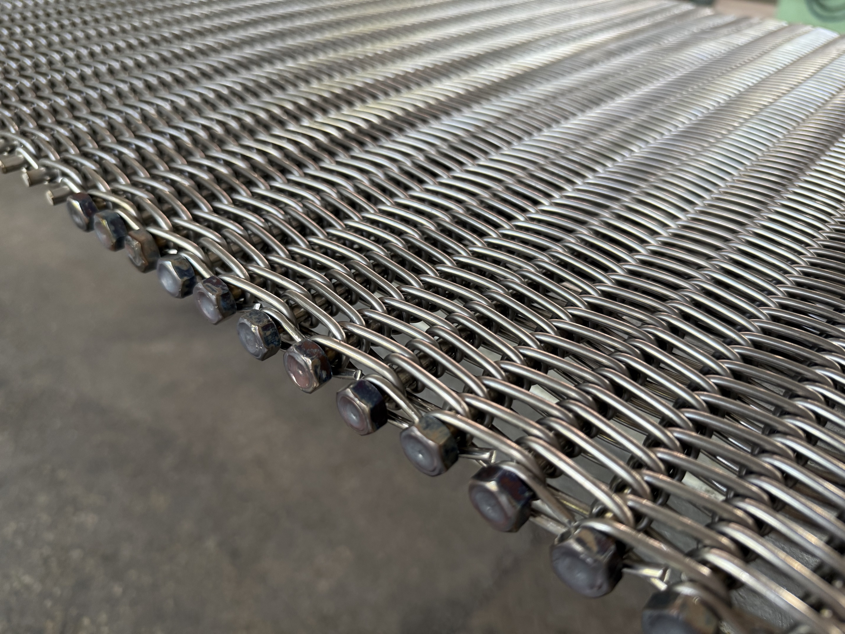 釬焊爐網帶：A2形式與F2形式的對比分析